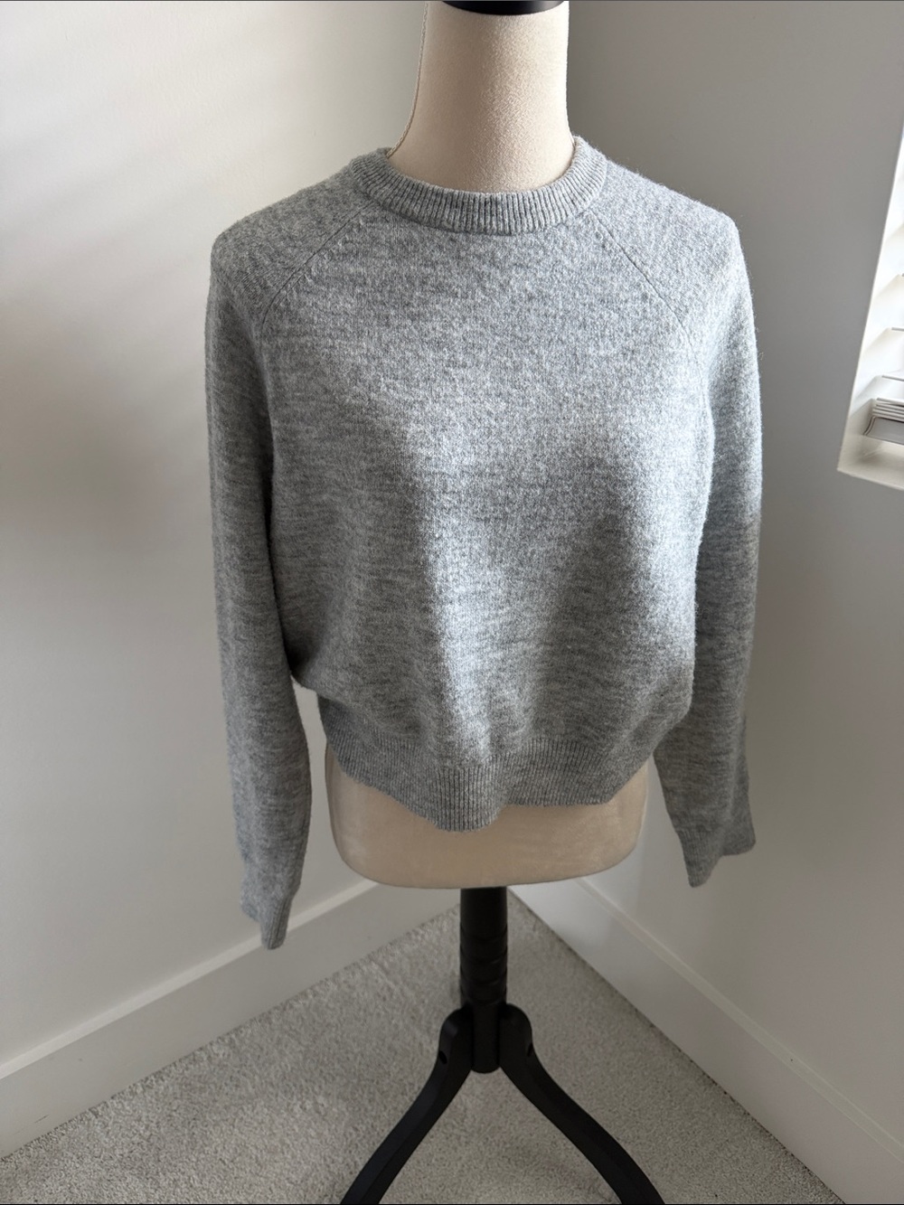 H&M Light Gray Crewneck Sweater - Women's